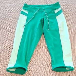 Lululemon cropped leggings size 4